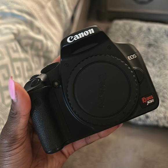 Canon Rebel camera - Picture 1 of 5